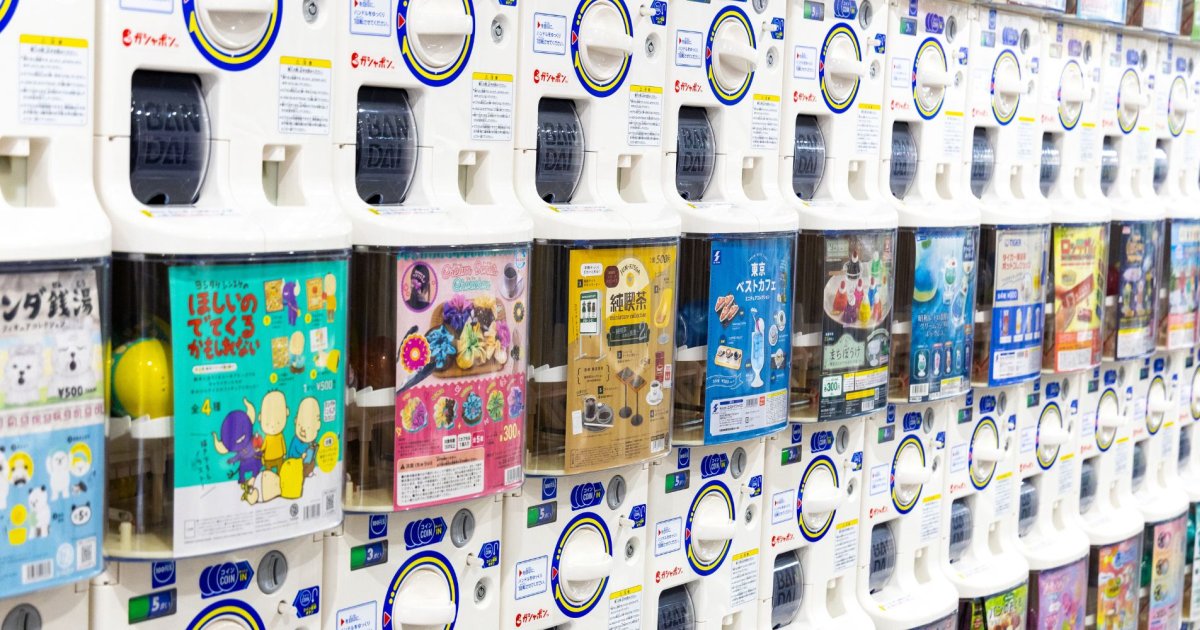 Capsules japonaises à Paris - machines Gashapon et figurines collector